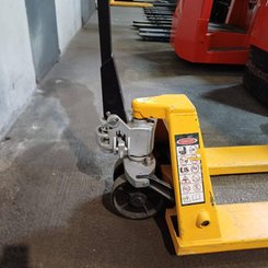 Pedestrian pallet truck Total Source TRP0007