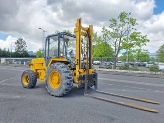 All-terrain forklift JCB 930-2