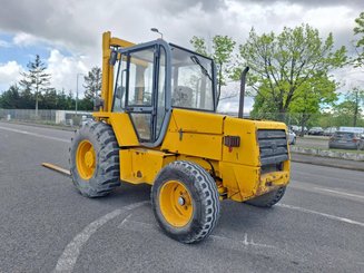 All-terrain forklift JCB 930-2