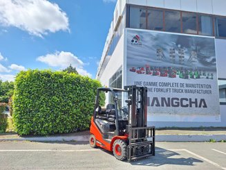 Four wheel front forklift Hangcha XF18G-2