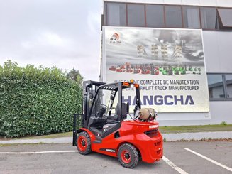 Four wheel front forklift Hangcha XF35G-2