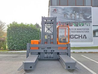 Multidirectional sideloader Hubtex MQ40