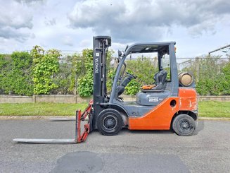 Four wheel front forklift Toyota 02-8 fgf 25 - 2