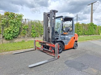 Four wheel front forklift Toyota 02-8 fgf 25 - 1