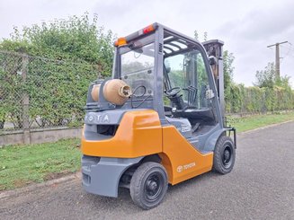 Four wheel front forklift Toyota 028FGF25