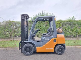 Four wheel front forklift Toyota 028FGF25