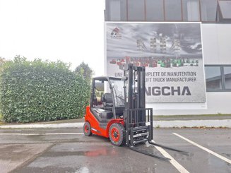 Four wheel front forklift Hangcha XF25G-2