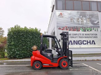 Four wheel front forklift Hangcha XF25G-2