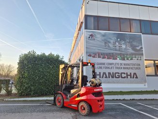Four wheel front forklift Hangcha XF25G-2 - 3