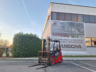 Four wheel front forklift Hangcha XF25G-2 - 1