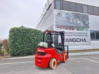 Four wheel front forklift Hangcha XF35G-2
