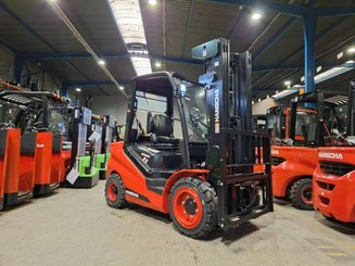 Four wheel front forklift Hangcha XF35G-2