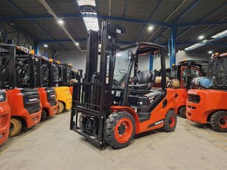 Four wheel front forklift Hangcha XF35G-2 - 1