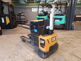 Pedestrian pallet truck Caterpillar NPP20N2