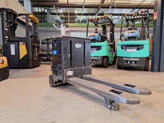 Pedestrian pallet truck Caterpillar NPP20N2