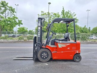 Four wheel front forklift Heli CPD30