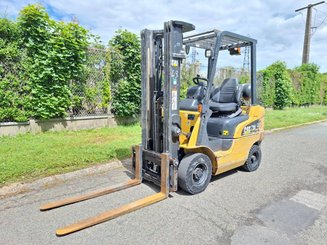 Four wheel front forklift Caterpillar GP20CN - 1