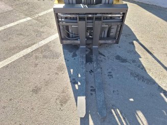 Four wheel front forklift Caterpillar GP25NTD