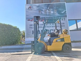 Four wheel front forklift Caterpillar GP25NTD
