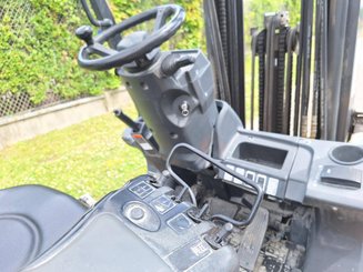Four wheel front forklift Caterpillar GP25NTD