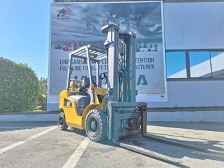 Four wheel front forklift Caterpillar GP25NTD