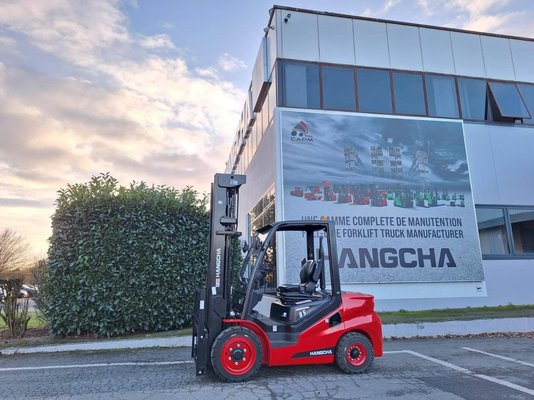 Four wheel front forklift Hangcha XF35D-2 - 1