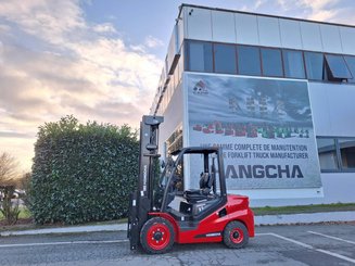 Four wheel front forklift Hangcha XF35D-2 - 1