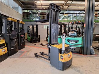 Pedestrian pallet stacker Caterpillar NSP16NI