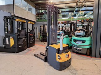 Pedestrian pallet stacker Caterpillar NSP16N2I - 1