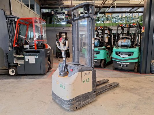 Pedestrian pallet stacker Crown ES4000-1.6 - 1