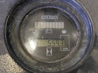 Straddle stacker Crown WS2300 1.8