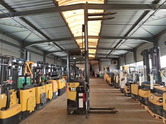Stand-on pallet stacker Caterpillar NSR16N2