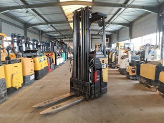 Stand-on pallet stacker Caterpillar NSR16N2