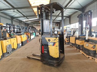 Stand-on pallet stacker Caterpillar NSR16N2