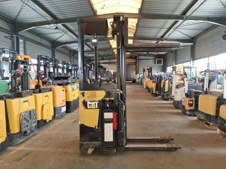 Stand-on pallet stacker Caterpillar NSR16N2