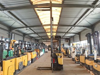 Stand-on pallet stacker Caterpillar NSR16N2