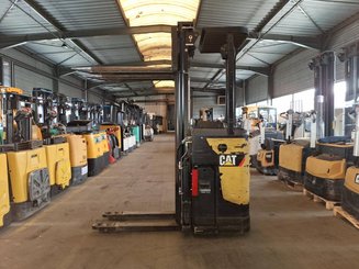 Stand-on pallet stacker Caterpillar NSR16N2