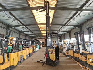 Stand-on pallet stacker Caterpillar NSR16N2