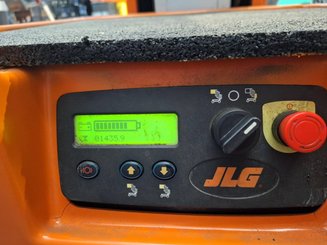 Vertical lift platform JLG 10MSP