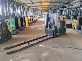 Low-level order picker Crown GPC3055-2.0