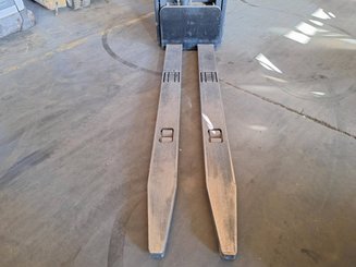 Low-level order picker Crown GPC3055-2.0