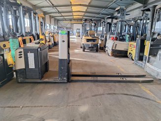 Low-level order picker Crown GPC3055-2.0