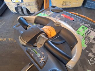 Low-level order picker Crown GPC3055-2.0