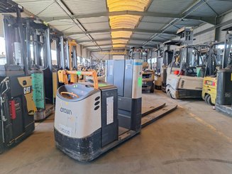 Low-level order picker Crown GPC3055-2.0