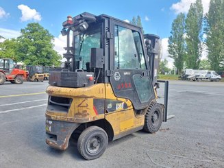 Four wheel front forklift Caterpillar DP25NT