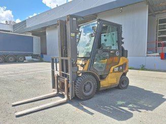 Four wheel front forklift Caterpillar DP25NT