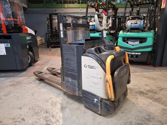 Pedestrian pallet stacker Crown DT3040 2.0