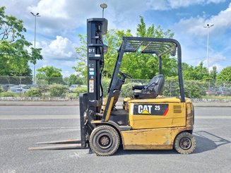 Four wheel front forklift Caterpillar EP25KP