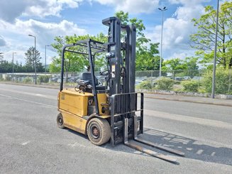 Four wheel front forklift Caterpillar EP25KP
