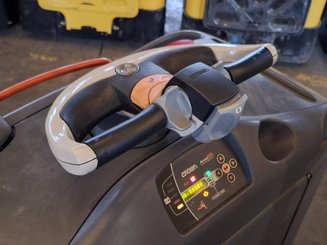 Tow tractor Crown TC3000 - 6
